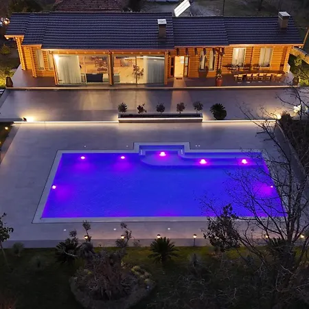 Villa Beautiful House - Luxury For Rent Berxull